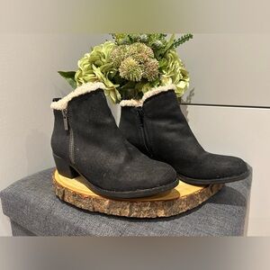 Lucky Brand Basel Sherpa Lined Black Suede Booties Women’s Size 5